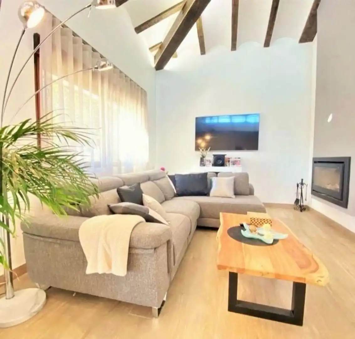Sala d'estar de Casa o xalet en venda en Albaida amb Aire condicionat, Jardí privat i Traster