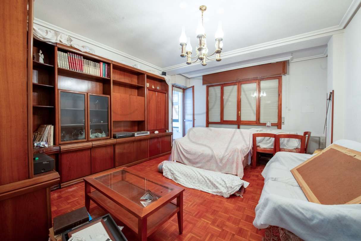 Dormitori de Pis en venda en El Astillero   amb Calefacció i Traster