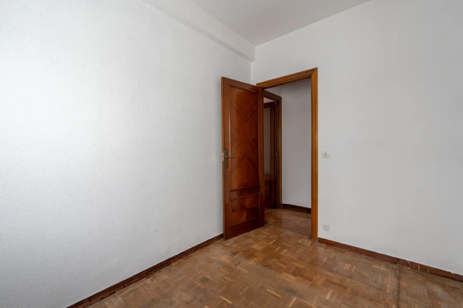 Schlafzimmer von Dachboden zum Verkauf in Madrid mit Klimaanlage, Heizung und Parkett