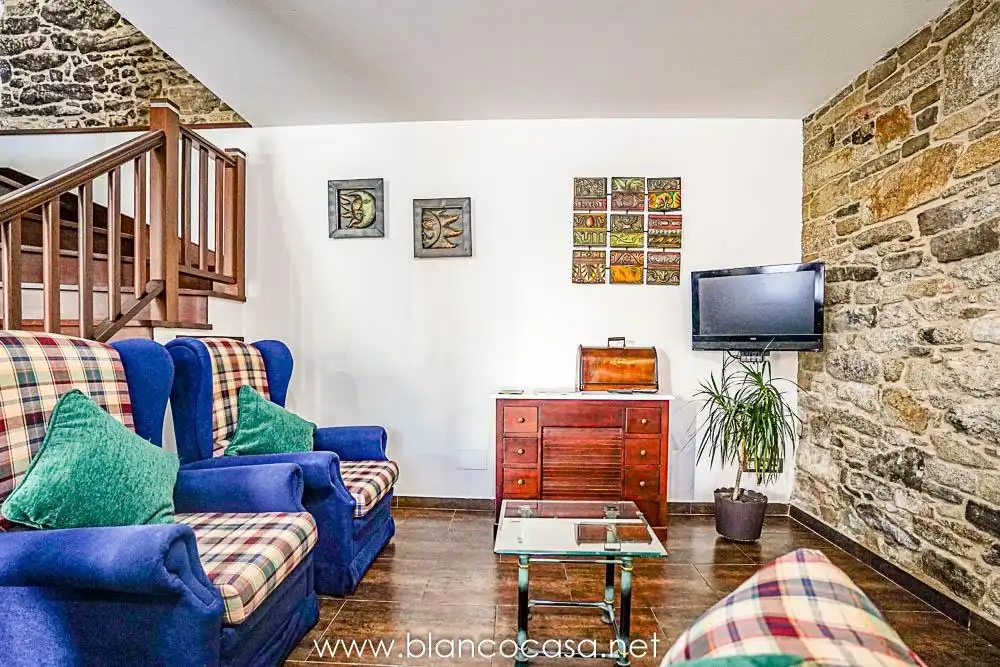 Sala de estar de Casa o chalet en venta en Vimianzo con Calefacción, Trastero y Amueblado
