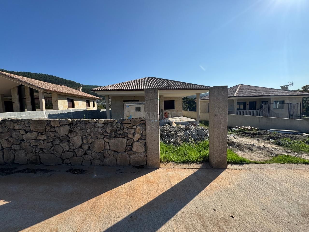 Vista exterior de Casa o xalet en venda en Baiona amb Calefacció i Jardí privat