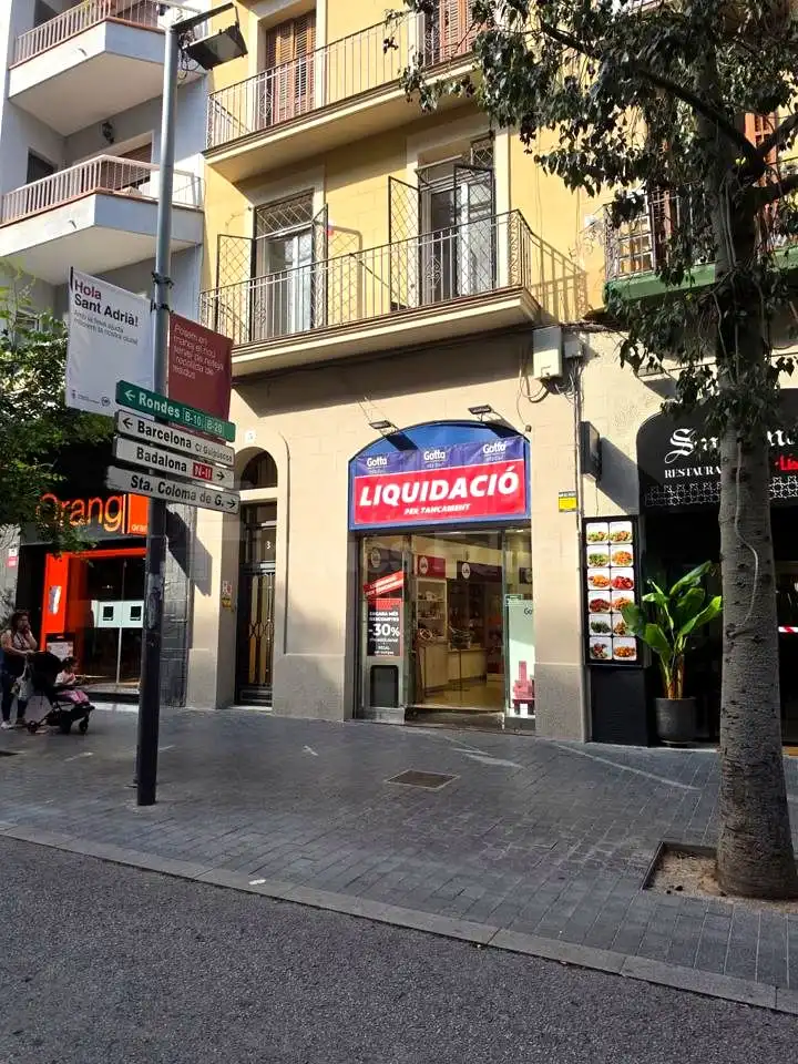 Local de lloguer en Sant Adrià de Besòs