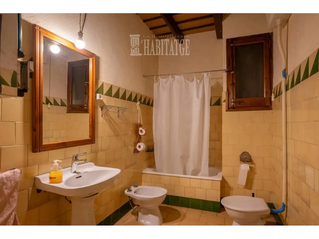 Bany de Casa o xalet en venda en Prats de Lluçanès amb Calefacció, Jardí privat i Terrassa
