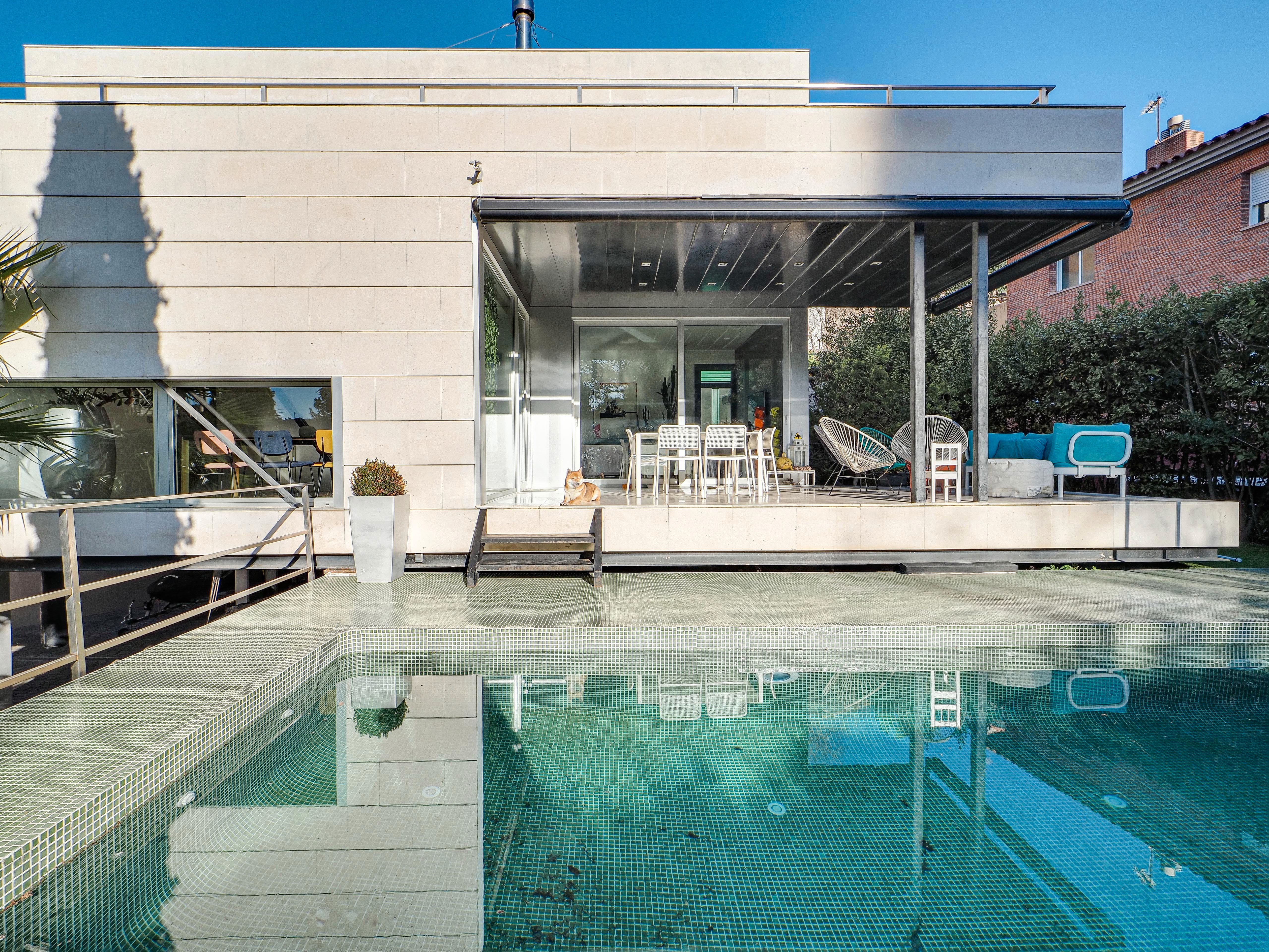 Piscina de Casa o xalet en venda en  Barcelona Capital amb Calefacció, Parquet i Terrassa