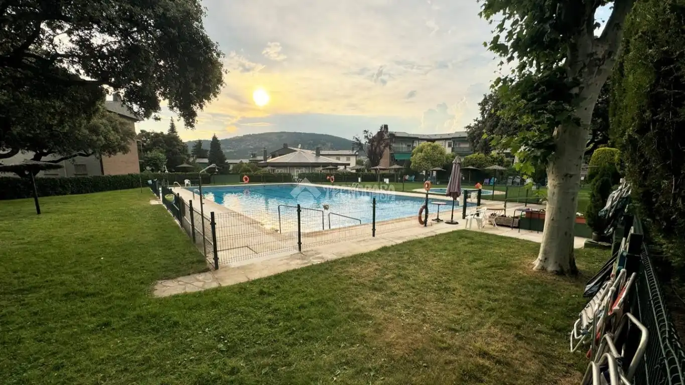Schwimmbecken von Wohnung zum Verkauf in Los Lagos