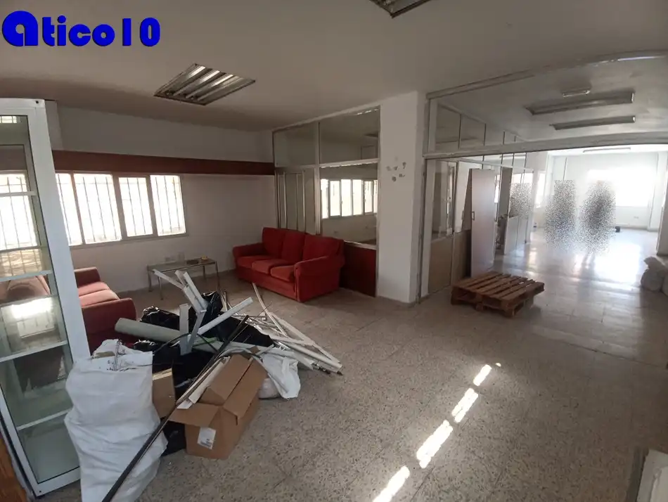 Local en venta en Oviedo 
