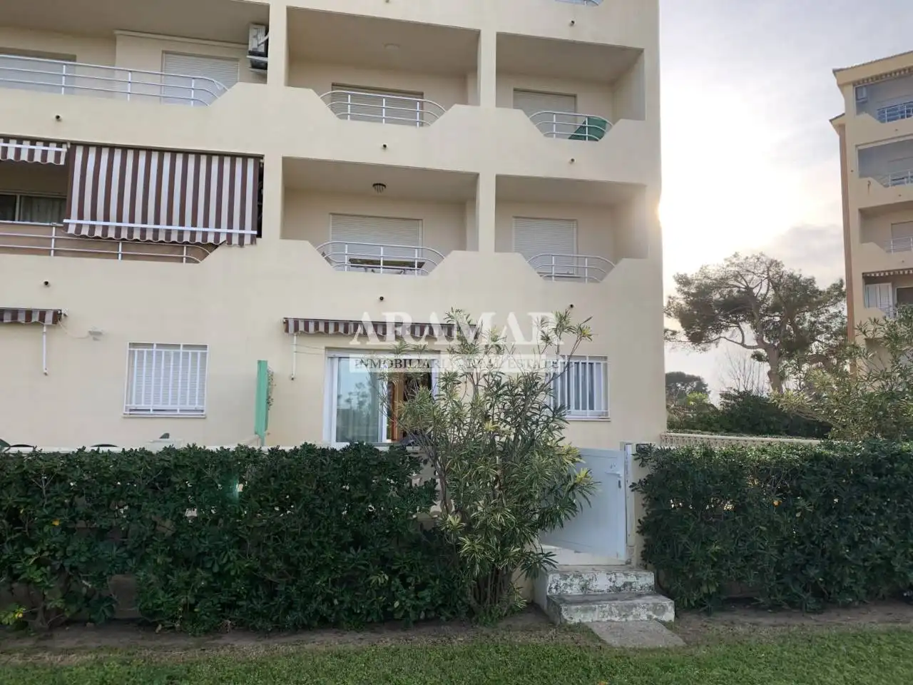 Vista exterior de Apartamento en venta en Dénia con Terraza