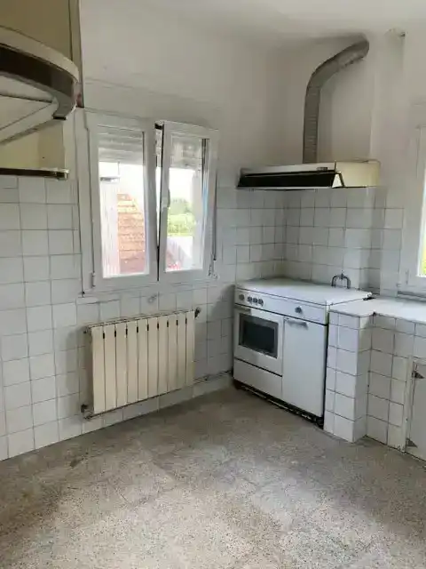 Cuina de Casa o xalet en venda en Pontevedra Capital  amb Calefacció, Jardí privat i Traster