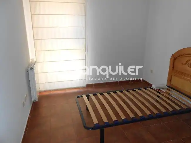 Dormitori de Pis de lloguer en Madrid amb Traster i Piscina