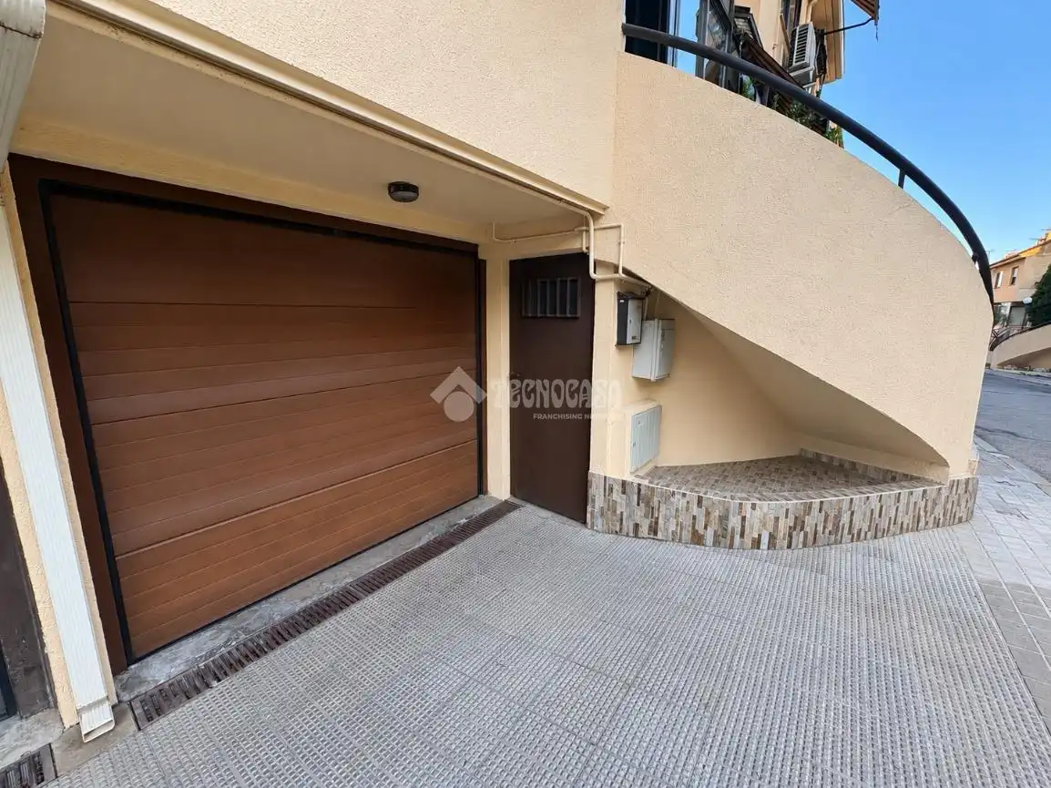Casa pareada con jardín en venta en Casco Antiguo