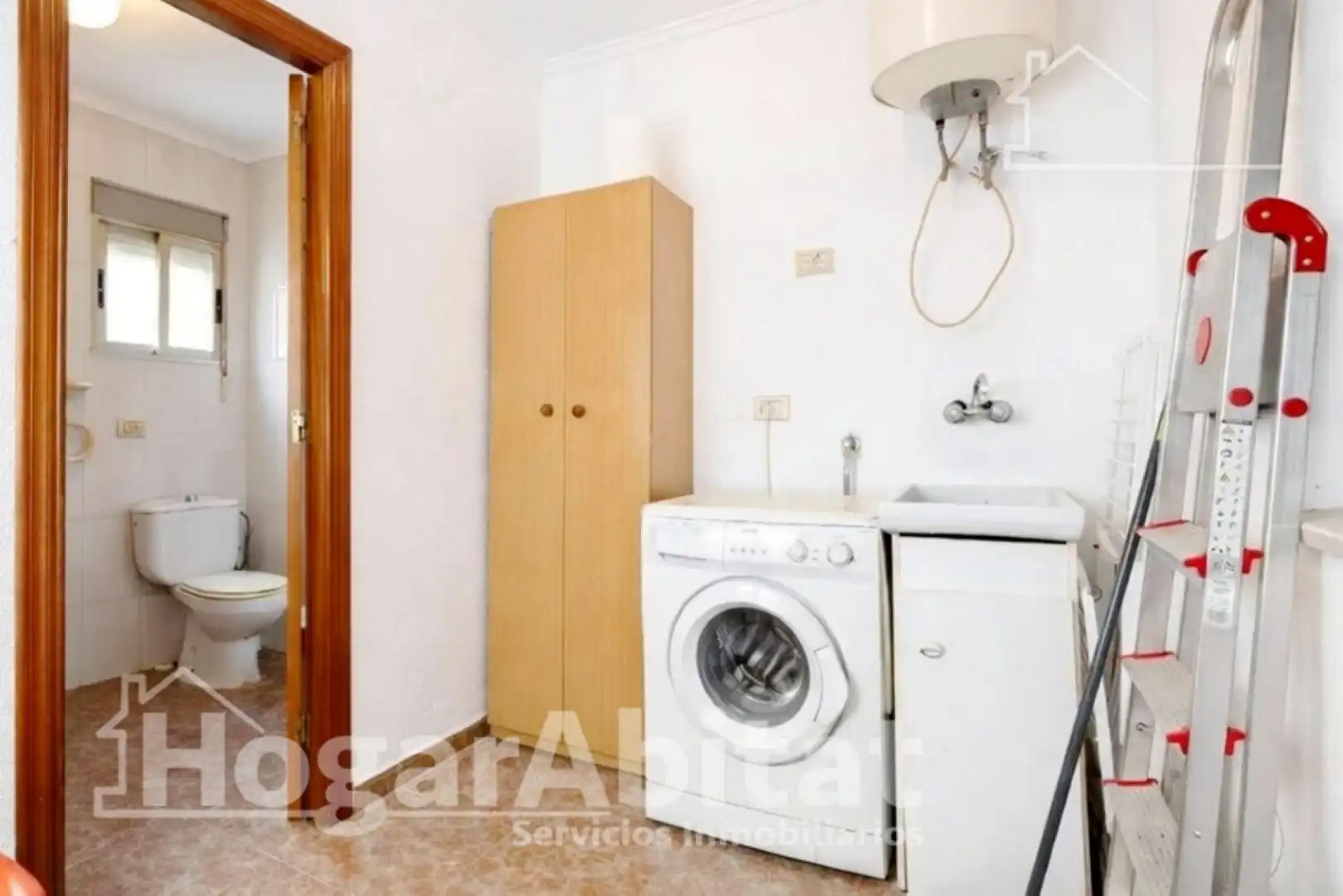 Bathroom of Houses for sale in Castellón de la Plana / Castelló de la Plana  with Air Conditioner, Heating and Terrace
