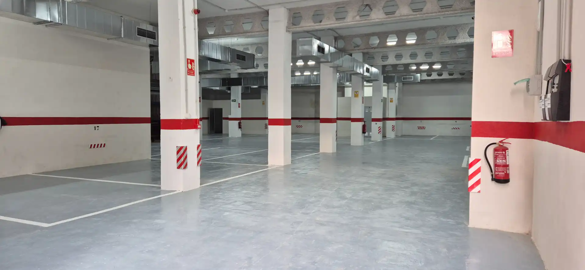 Parking of Garage for rent in Alfafar