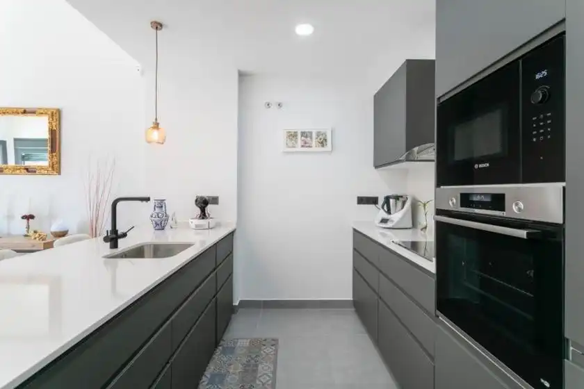 Cuina de Casa o xalet en venda en Daya Nueva amb Jardí privat i Terrassa