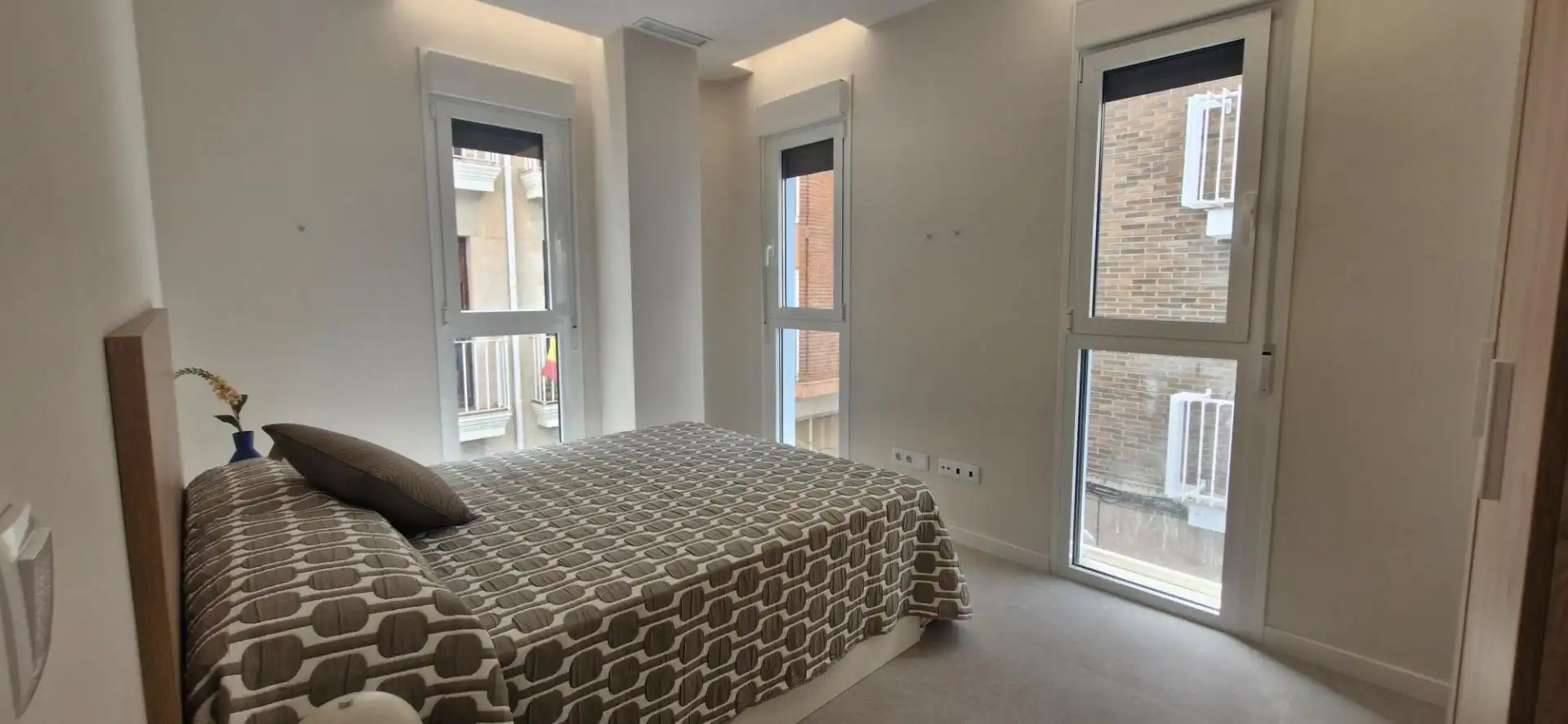 Habitación de Piso de alquiler en Elche / Elx con Aire acondicionado, Parquet y Trastero