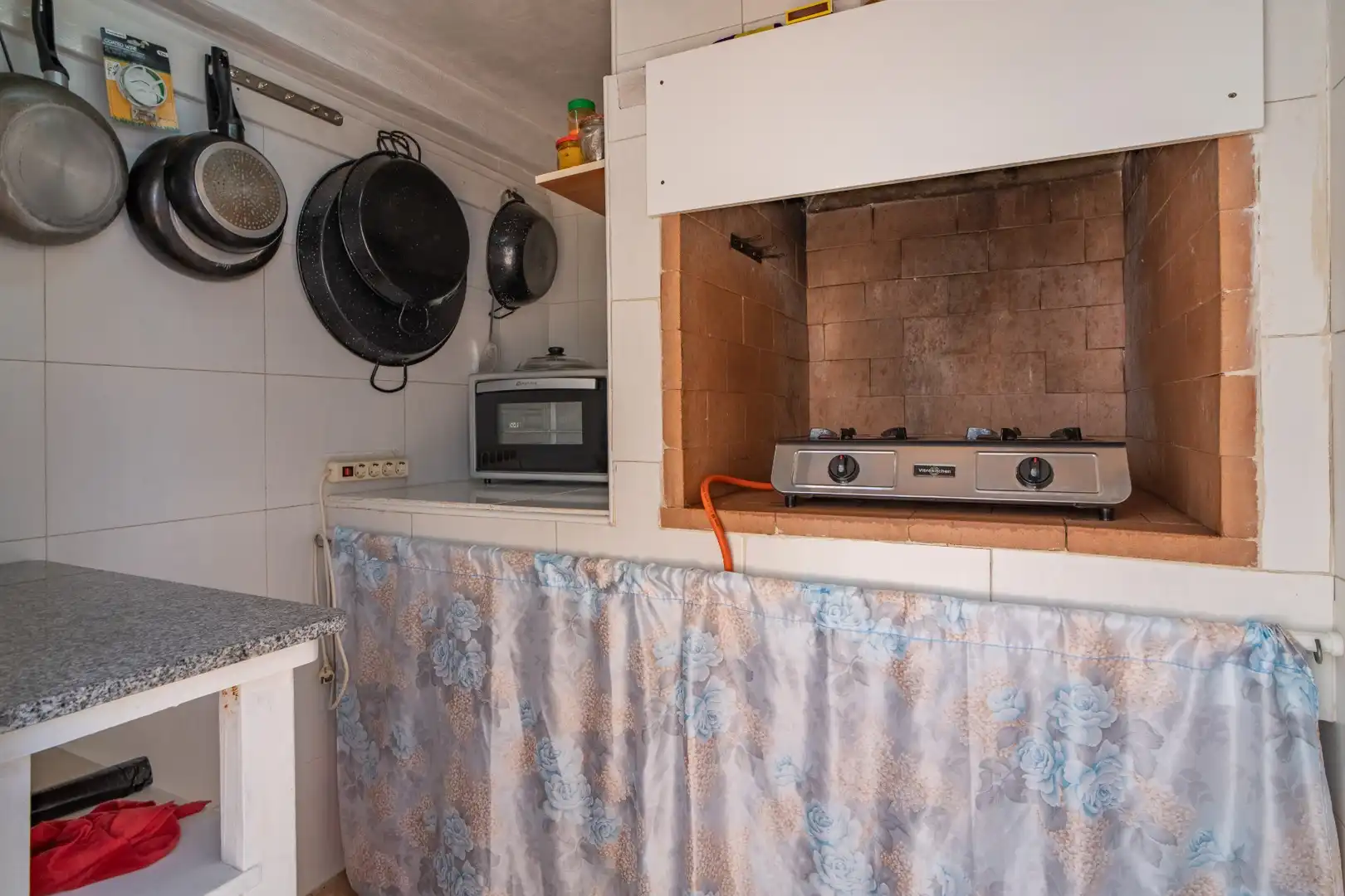 Cuina de Casa adosada en venda en Torrevieja amb Calefacció, Jardí privat i Terrassa
