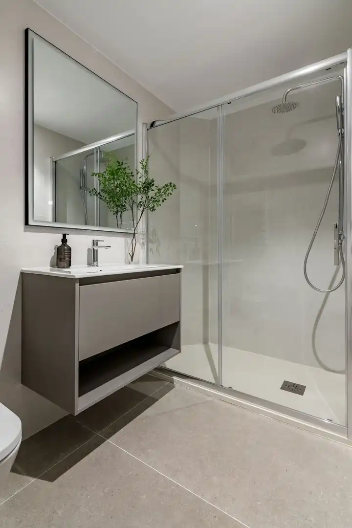 Bathroom of Apartments for rent in Madrid  with Air Conditioner, Heating and Furnished