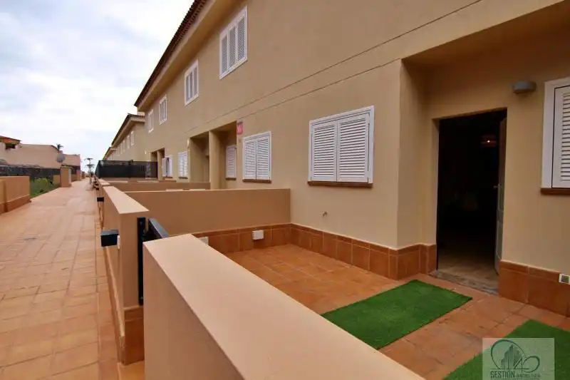 Vista exterior de Casa o chalet en venta en Santiago del Teide con Alarma y Piscina comunitaria