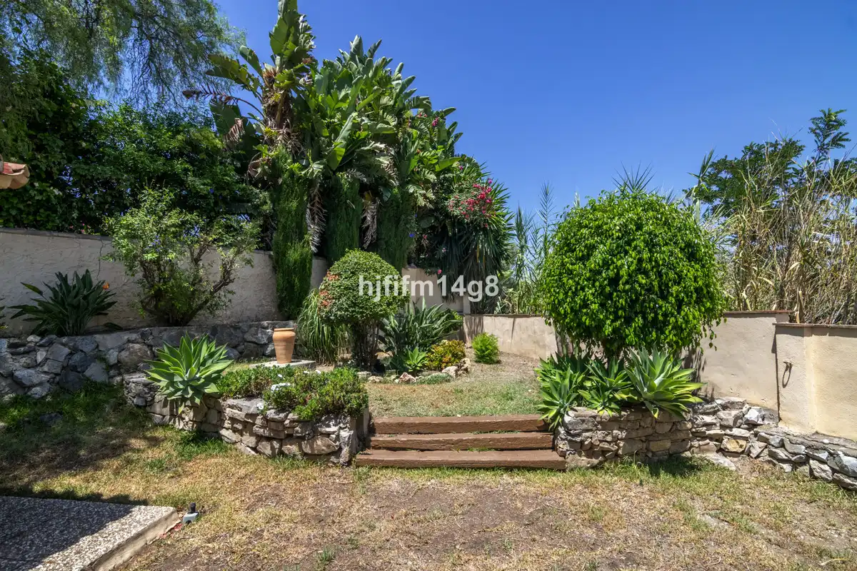 Detached house with garden for sale in Calle Benahavis, imagen 4
