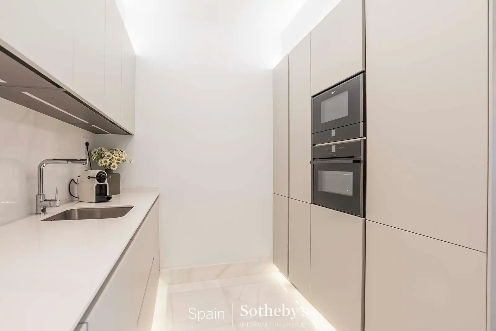 Cuina de Àtic de lloguer en Madrid amb Aire condicionat, Calefacció i Terrassa