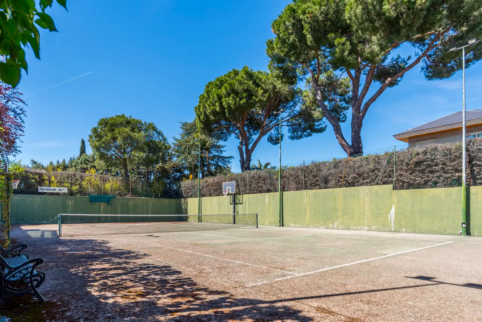 Vista exterior de Casa o chalet en venta en Pozuelo de Alarcón con Aire acondicionado, Calefacción y Jardín privado