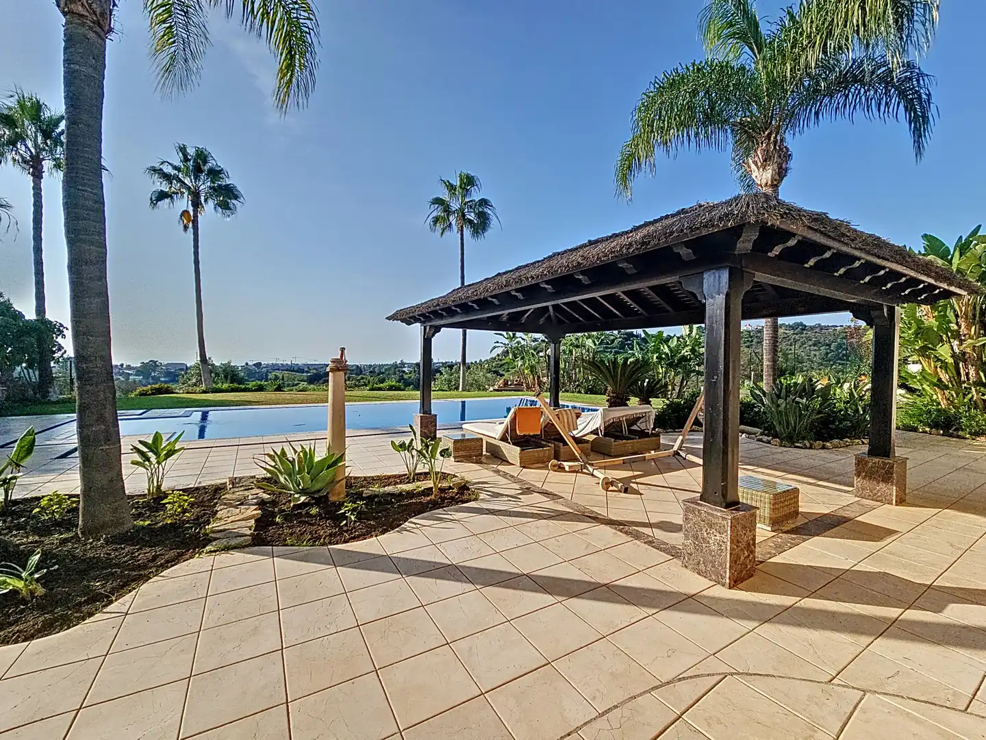 Casa amb piscina en venda a Selwo, imagen 5