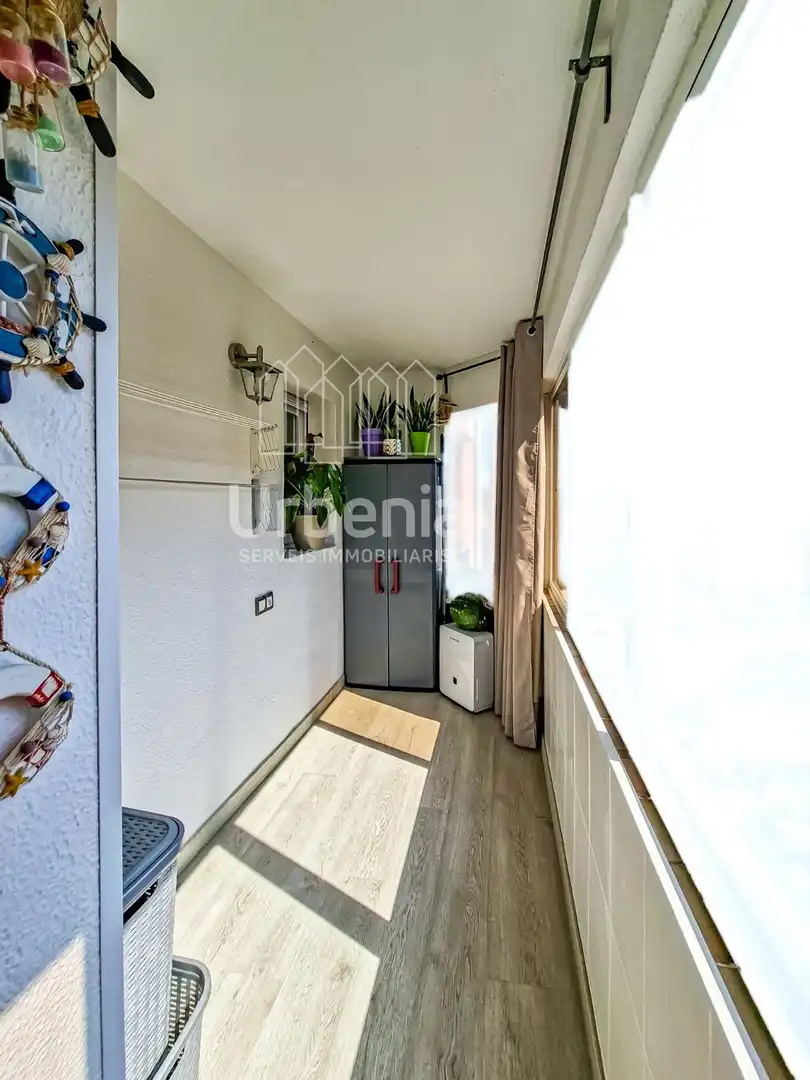 Wohnung zum Verkauf in Mataró mit Klimaanlage, Heizung und Terrasse