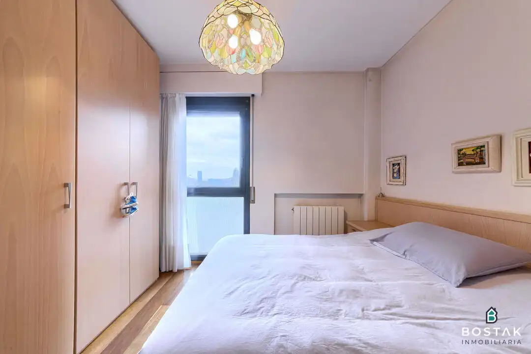 Habitación de Piso en venta en Bilbao  con Calefacción, Trastero y Amueblado