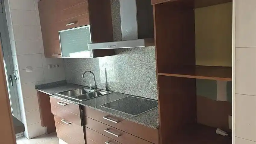 Flat for sale in DR. AYMERICH I GILABERTO,, 2, Ca n'Anglada