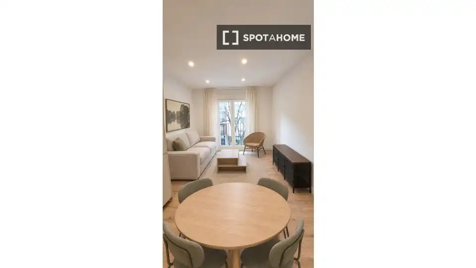 Exterior view of Flat for rent in Ciudad Lineal