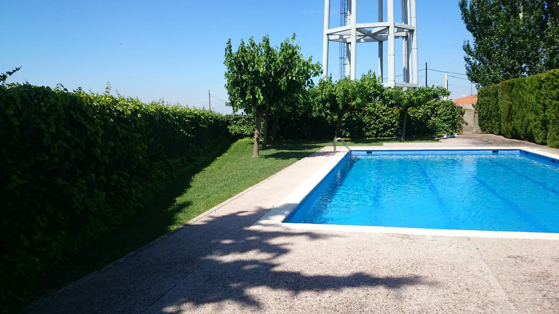 Piscina de Casa o xalet en venda en Ainzón amb Calefacció, Jardí privat i Terrassa