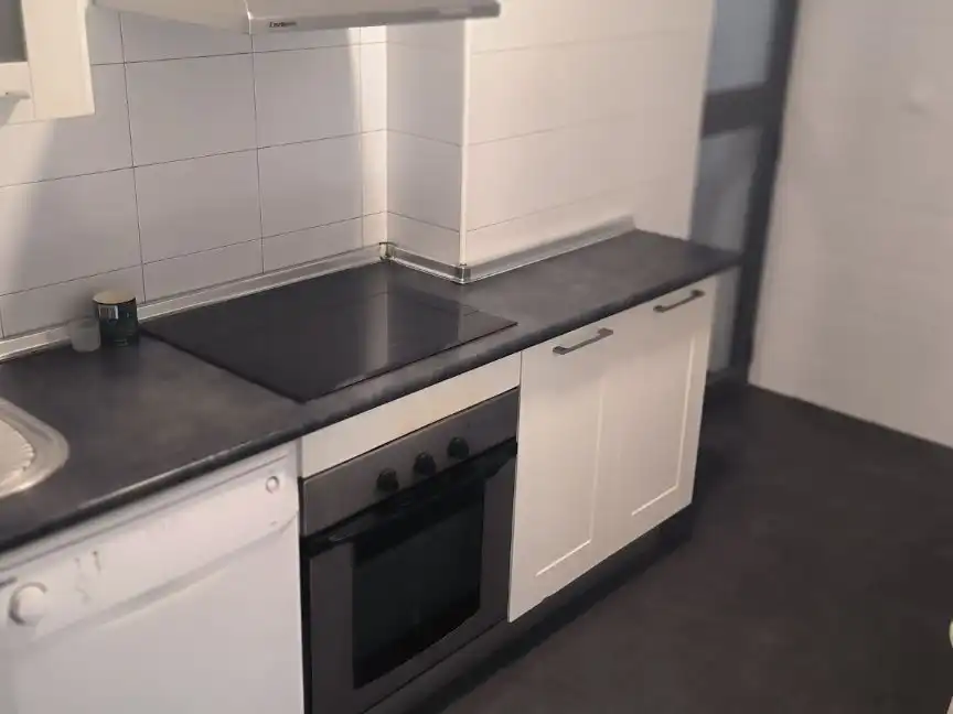 Küche von Wohnung zum Verkauf in Camas mit Klimaanlage