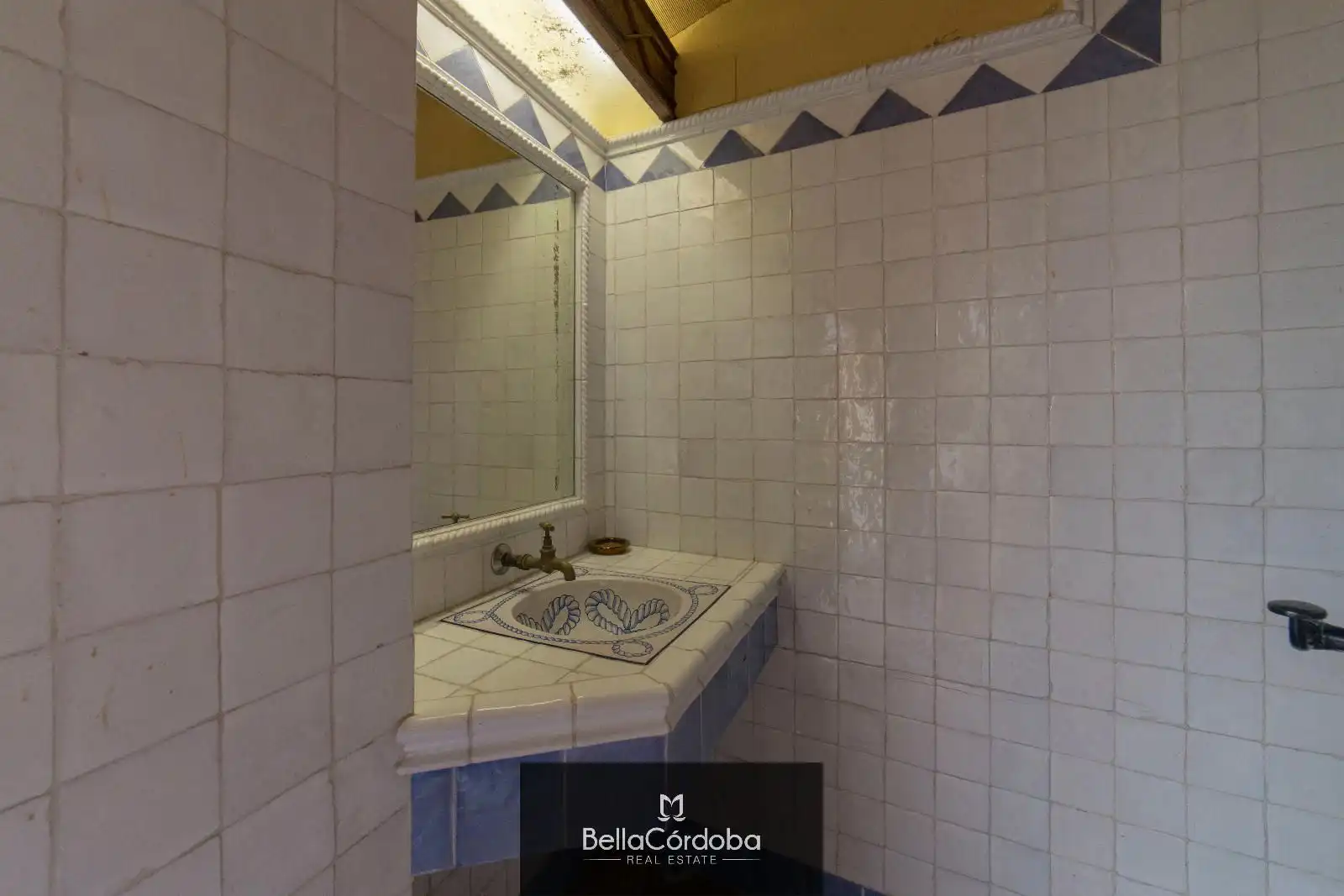 Bathroom of Houses for sale in Córdoba  with Air Conditioner, Heating and Terrace