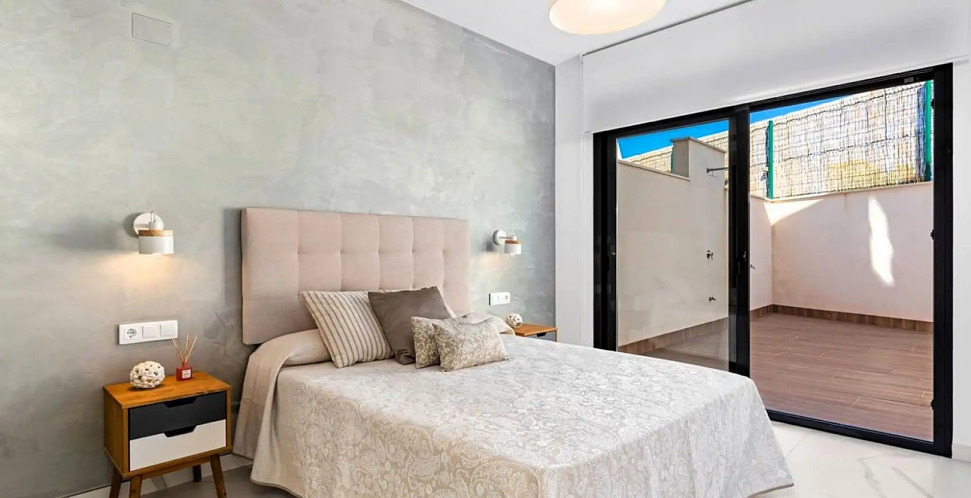 Bedroom of Houses for sale in San Miguel de Salinas