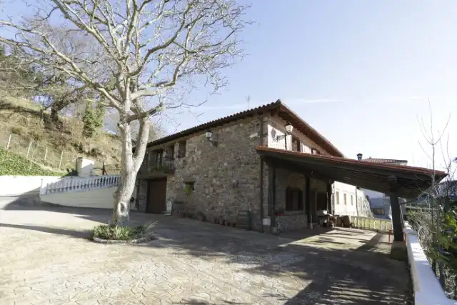 Vista exterior de Finca rústica en venta en Elgoibar con Calefacción, Jardín privado y Terraza
