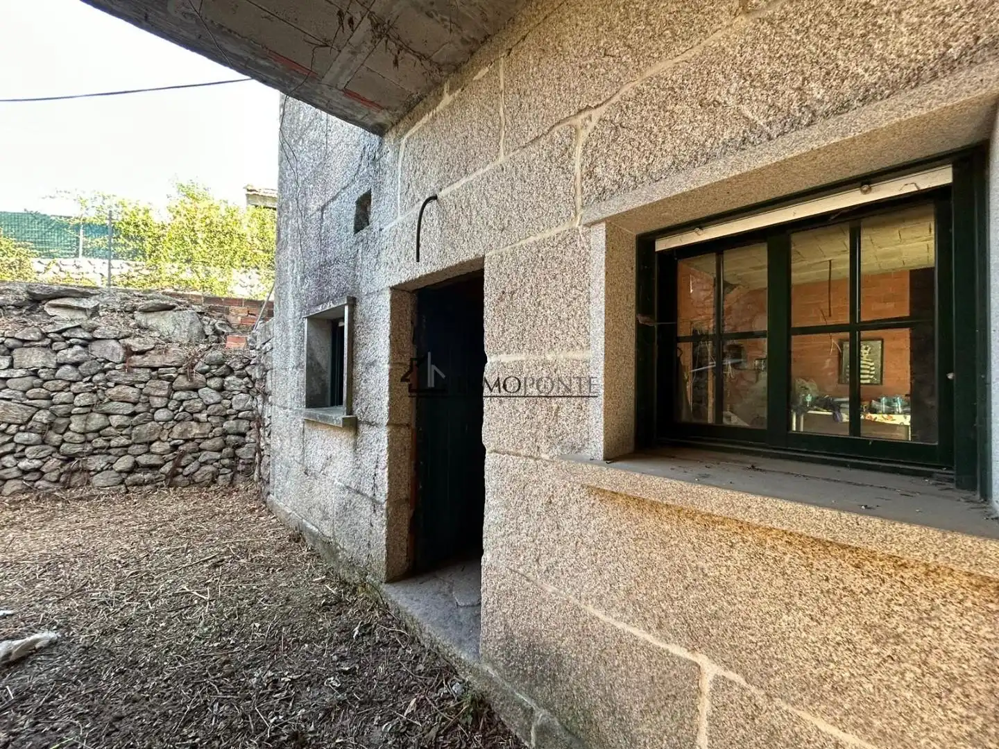 Vista exterior de Casa o xalet en venda en Vilaboa amb Jardí privat