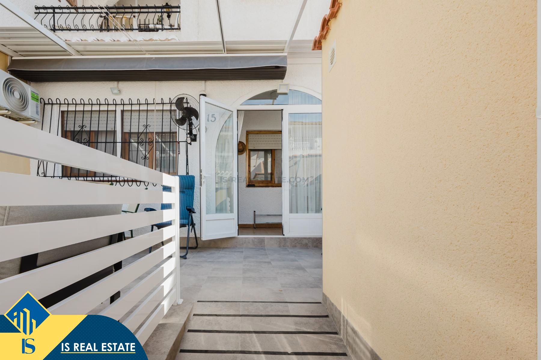 House or chalet for sale in Torrevieja  with Private garden, Terrace and Furnished