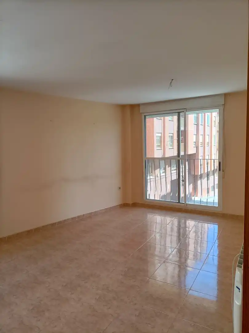Habitación de Casa adosada en venta en Segorbe con Calefacción, Terraza y Balcón