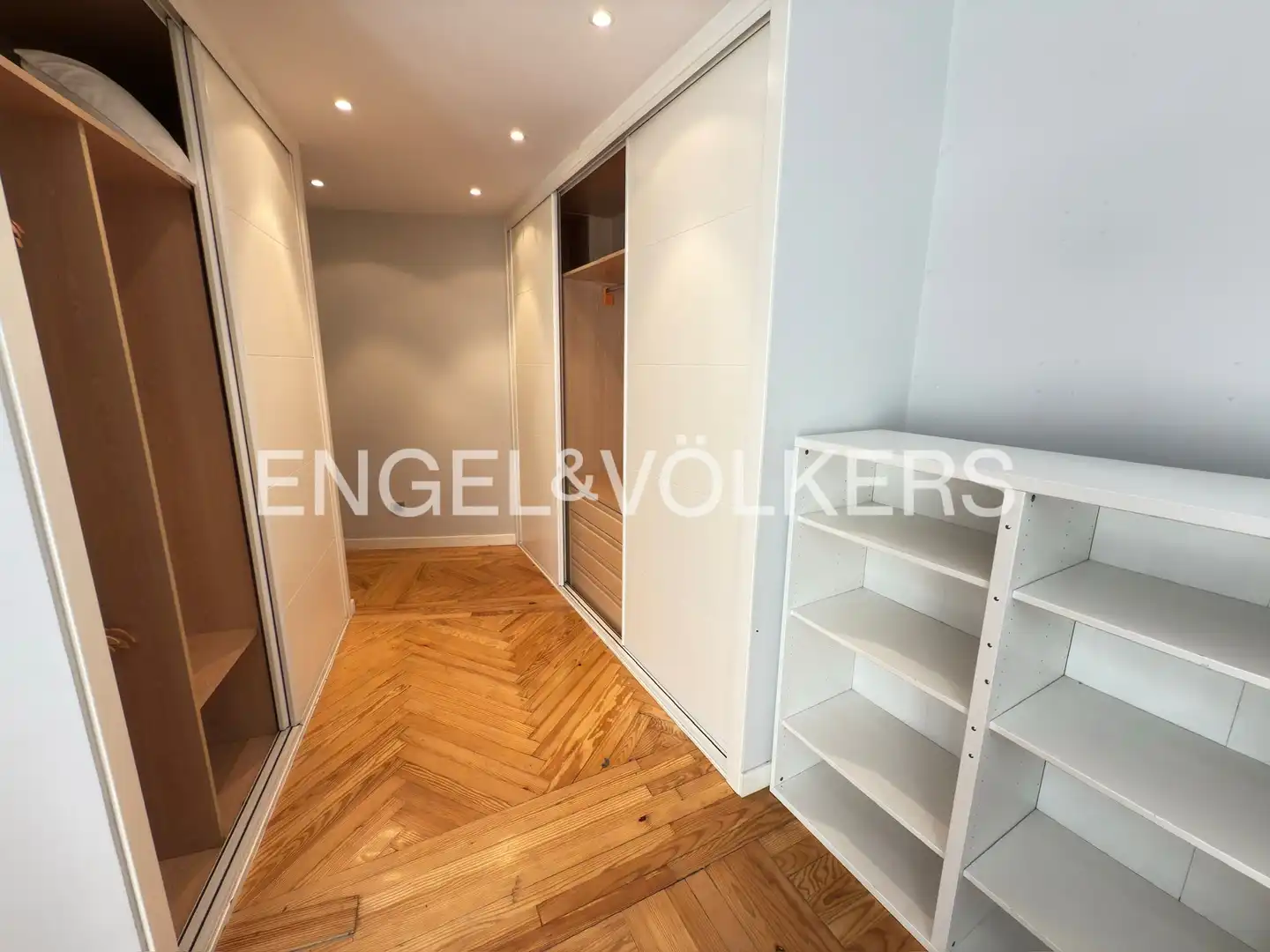 Habitación de Piso de alquiler en Madrid con Aire acondicionado, Calefacción y Amueblado
