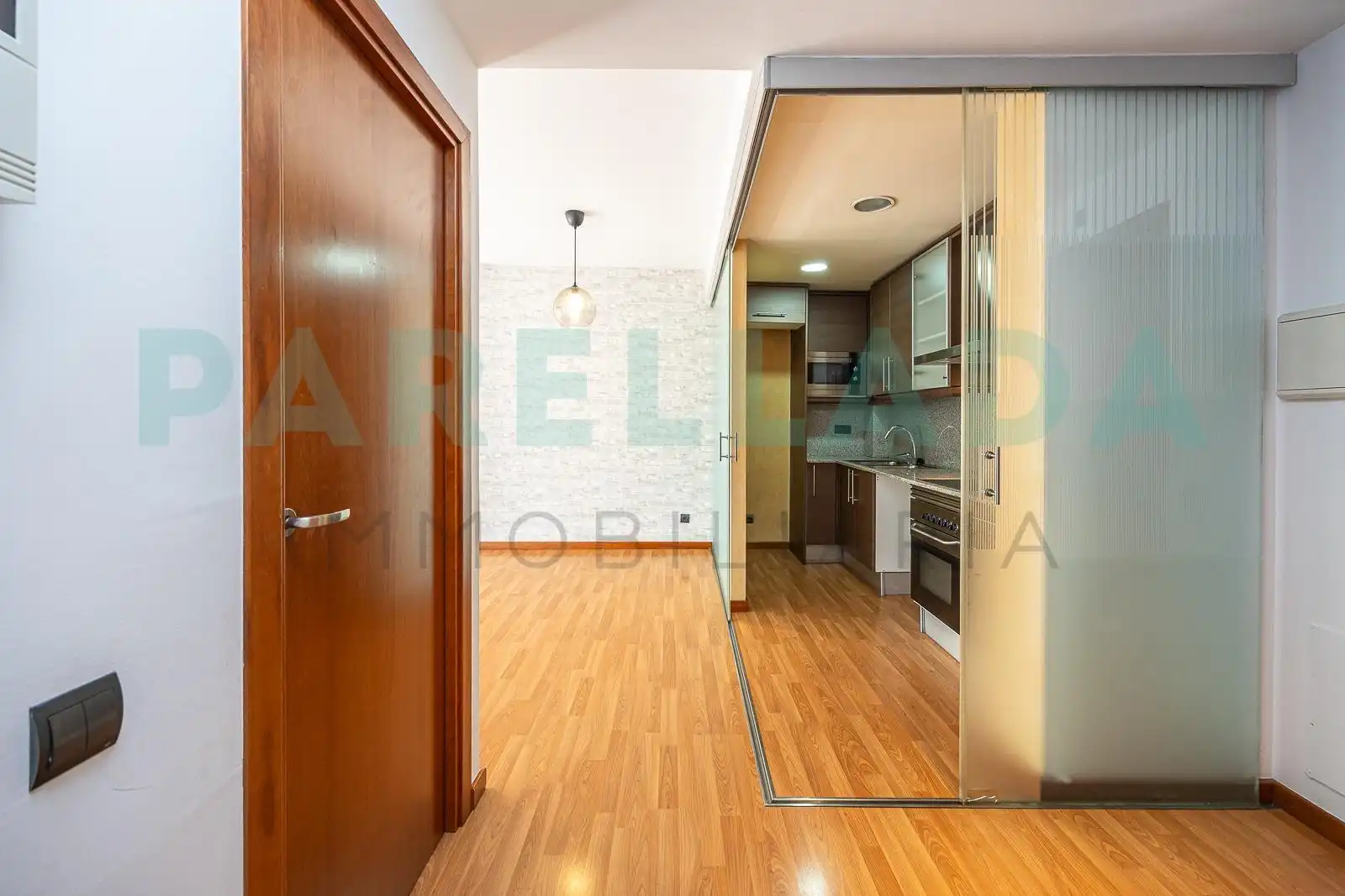 Cuina de Pis en venda en Badalona amb Calefacció, Parquet i Balcó