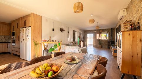 Chalet con piscina y parcela grande en Dolores