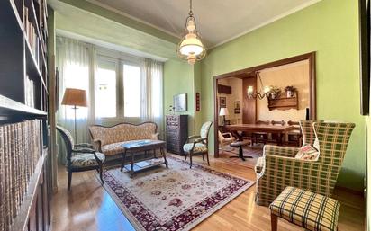 Living room of Flat for sale in  Madrid Capital