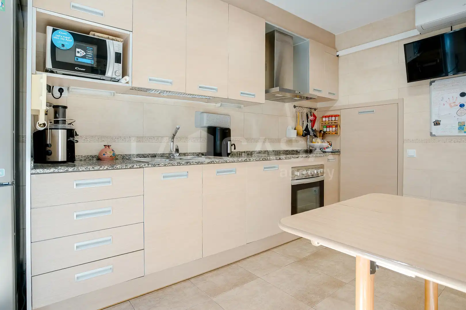 Cuina de Casa adosada en venda en Montornès del Vallès amb Calefacció, Terrassa i Traster