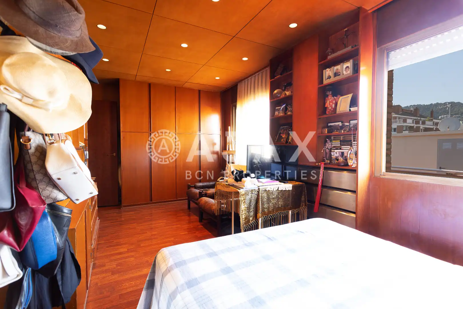 Habitación de Ático en venta en Barcelona con Aire acondicionado, Calefacción y Terraza