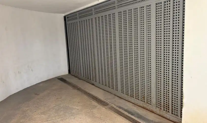Parkplatz von Einfamilien-Reihenhaus zum Verkauf in Carboneras mit Klimaanlage, Terrasse und Abstellraum