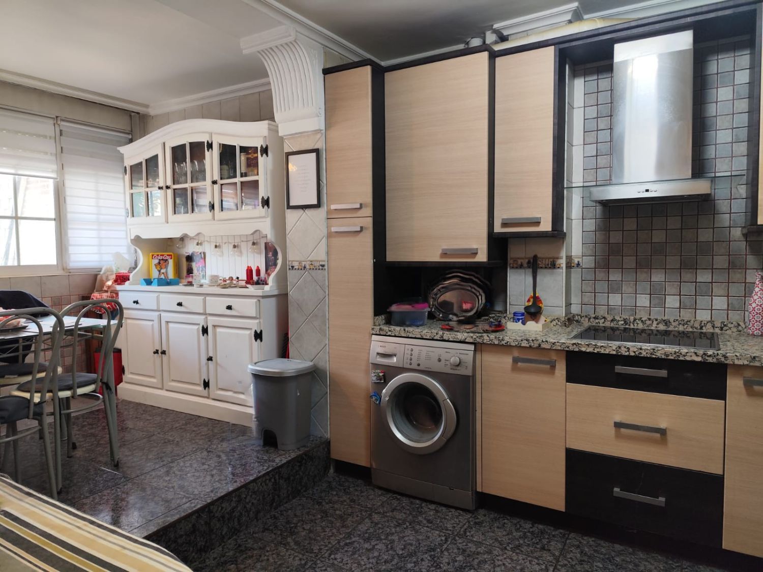 Cuina de Casa adosada en venda en Valladolid Capital amb Calefacció, Parquet i Piscina comunitària