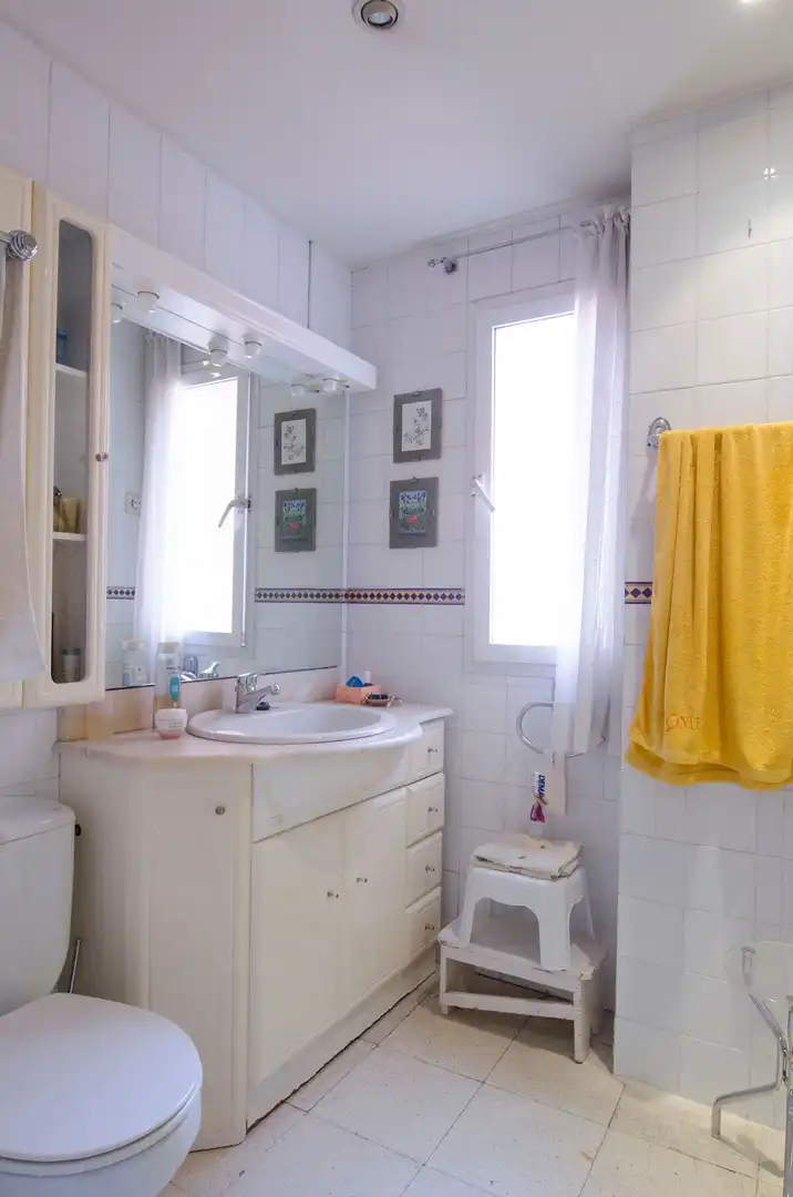 Bathroom of Flat for sale in Madrid  with Heating
