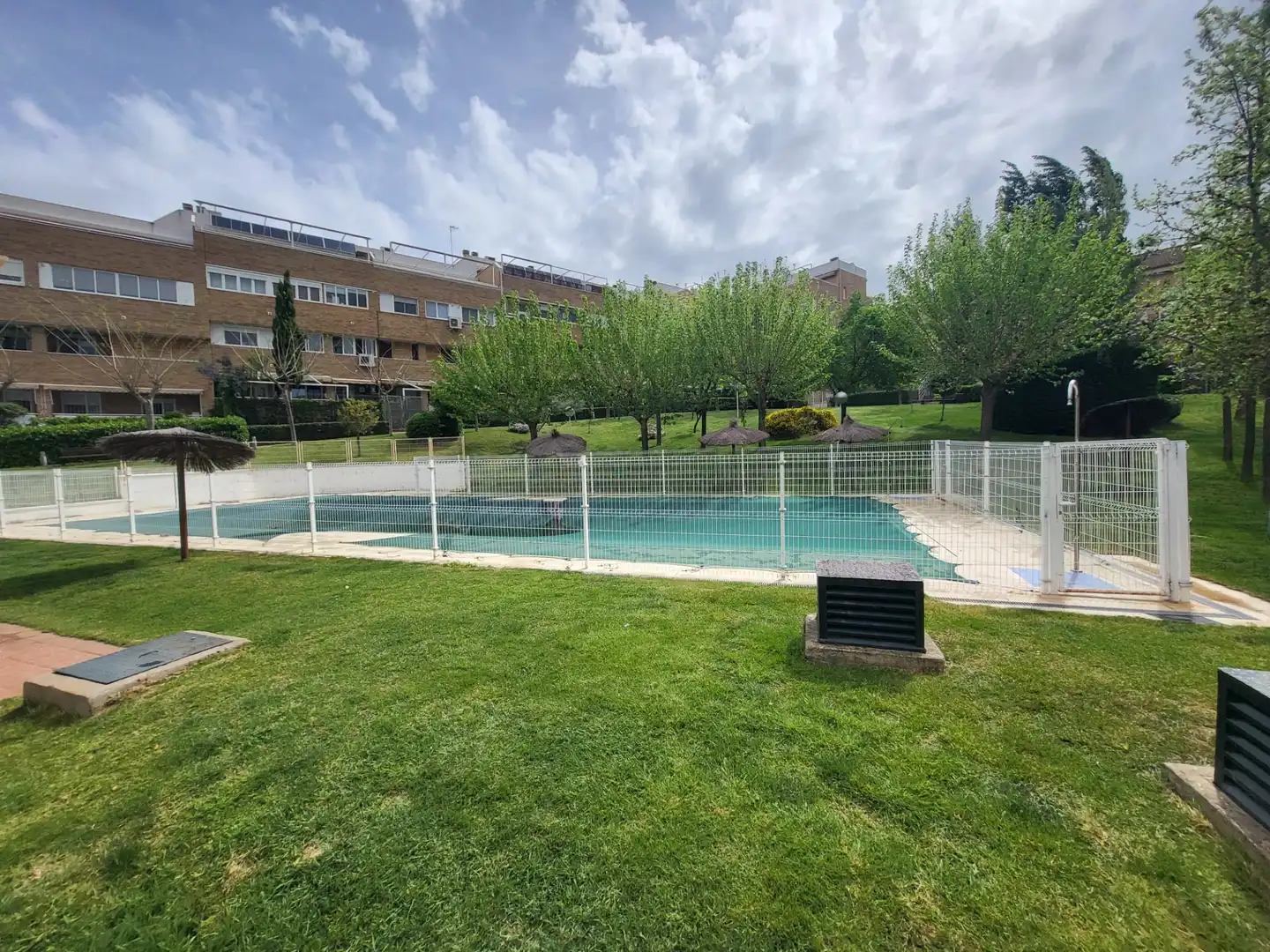 Piscina de Apartament en venda en Cáceres