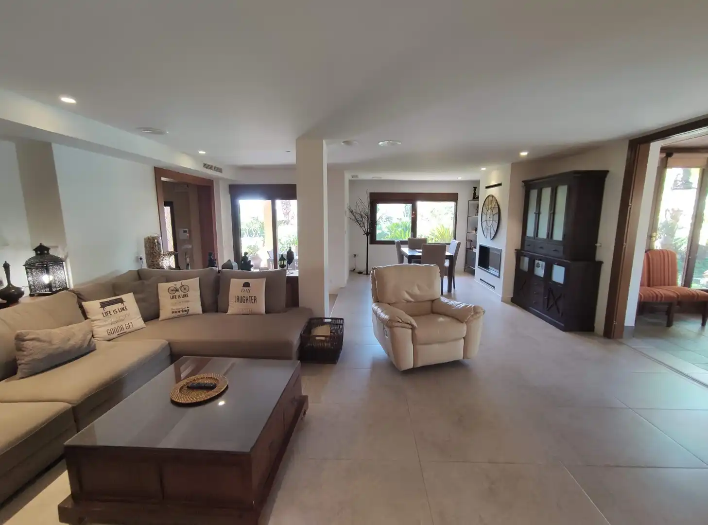 Sala d'estar de Casa o xalet en venda en Elche / Elx amb Aire condicionat, Calefacció i Jardí privat