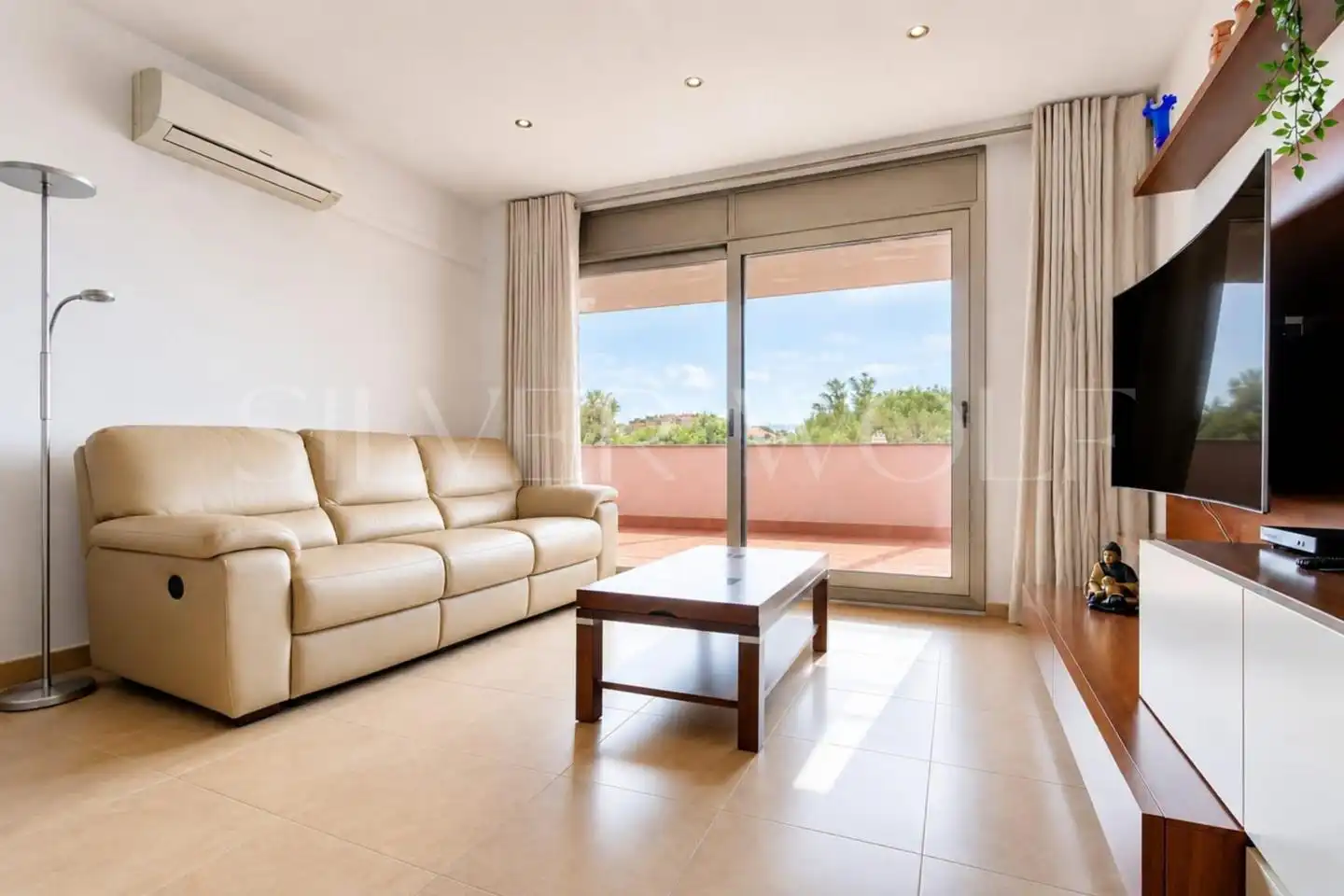Casa pareada con piscina en venta en De Barcelona, imagen 4
