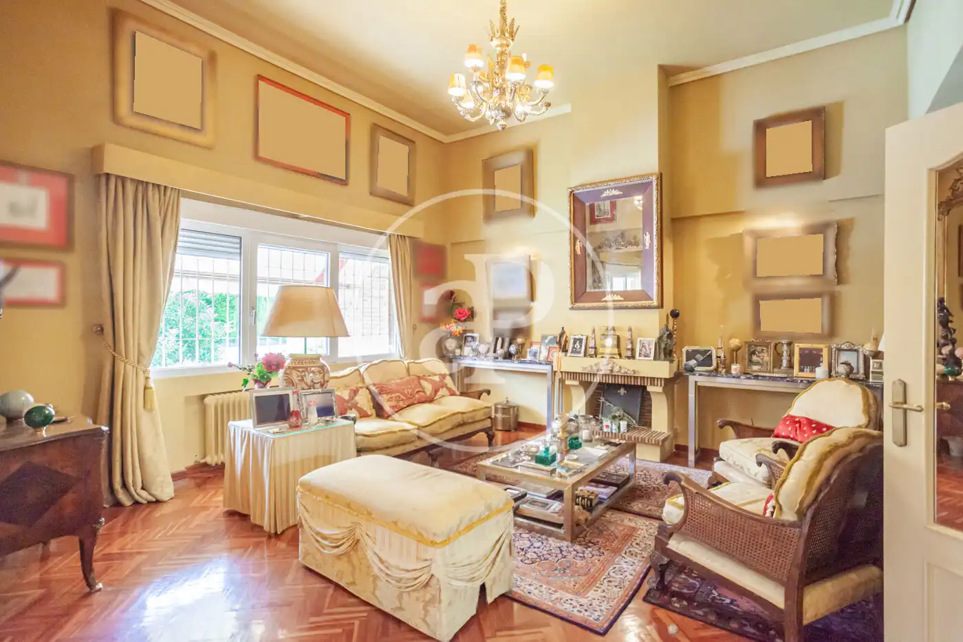 Sala d'estar de Casa adosada en venda en Madrid amb Aire condicionat, Calefacció i Jardí privat